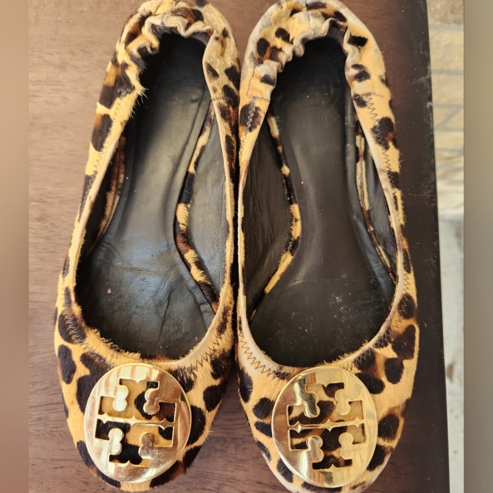 Tory Burch logo Ballet Shoe